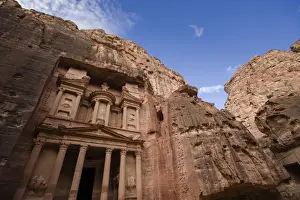 Wide angle view of The Treasury (Al Khazneh)