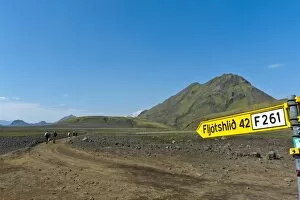 Images Dated 27th July 2013: Wild gravel road with a traffic sign to Fljotshlid, Laugavegur trekking route, near Hvanngil