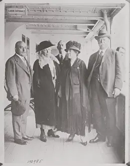 Kelly Prints: William Howard Taft Traveling with Wife and Associates