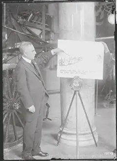 Strategy Prints: William McComb Explaining Chart