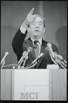 Clary Prints: William McGowan Raising Hand at Press Conference
