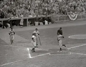 Willie Mays Scoring in 6th Game of Season