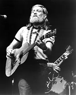 Willie Nelson Performing