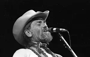 Willie Nelson Performing
