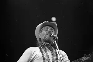 Willie Nelson Performing