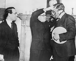 Gas Mask Prints: Willkie Tours England