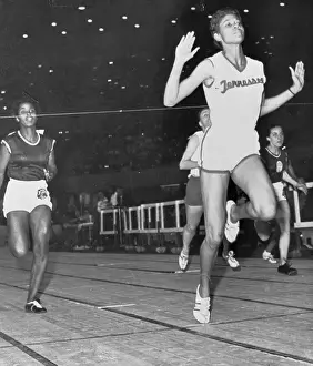 Wilma Rudolph Breaking Record
