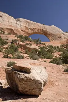 Wilson Arch, Arches National Park, Utah, USA