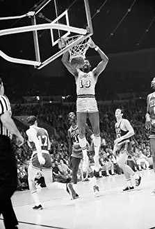 Inglewood Prints: Wilt Chamberlain Dunking Larry Siegried