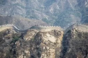 Images Dated 7th April 2014: Winding wall of the Great Wall of China