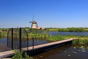 Images Dated 7th June 2013: The windmills of Kinderdijk