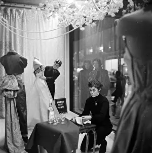 Mannequin Prints: Window Dressing