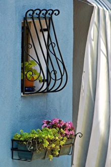 Burano Gallery: Window at shadow
