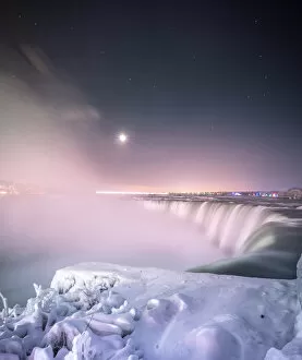 Images Dated 9th January 2018: Winter Wonderland at Niagara Falls
