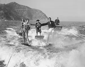 Nonconformity Prints: Witnesses and Couple Getting Married on Aquaplanes