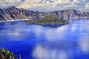 Images Dated 20th August 2011: Wizard Island on Crater Lake, Crater Lake National Park, Oregon, USA