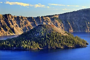 Wizard Island on Crater Lake, Crater Lake National Park, Oregon, USA