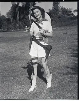 Outfit Prints: Woman In Cowgirl Outfit To Entertain