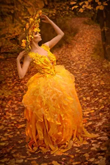 Seasons Gallery: Woman in fall fashion modeling in a Fall scene