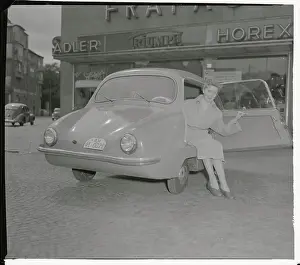 Exiting Prints: A Woman Getting out of New Fulda-Mobil