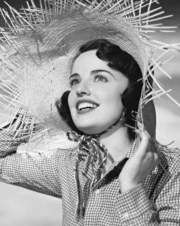 Non Moving Activity Prints: Woman with straw hat