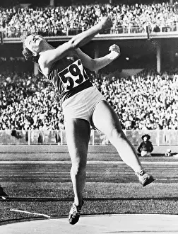 Melbourne Prints: Woman Throwing Discus