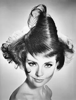 Twisting Prints: Woman With the Twist Hairdo