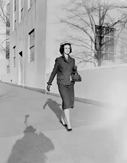 Purse Prints: Woman walking down street