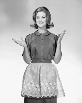 Housework Prints: Woman wearing apron, gesturing