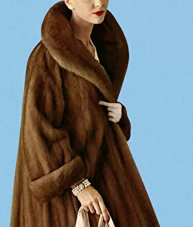 Retr Gallery: Woman Wearing Fur Coat