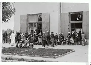 Warsaw Prints: Women and Children Waiting Outside of an Emergency Office