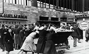 Huty32312 Prints: Women Clearing Rubble