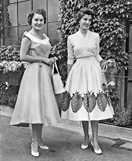 Wimbledon Prints: Women Of Fashion At Wimbeldon