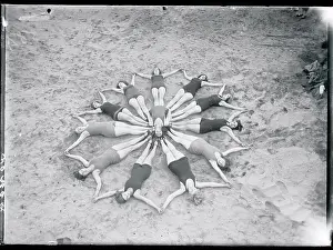 Similarity Prints: Women Making Human Starfish