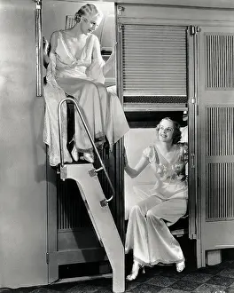 Women Model Metal Train Sleeping Cars