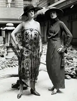 1920s Style Prints: Women Modeling Kite Dresses
