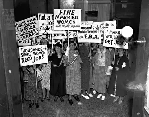 Carrying Prints: Women Picket ERA