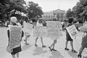 Women Picketing at the White House