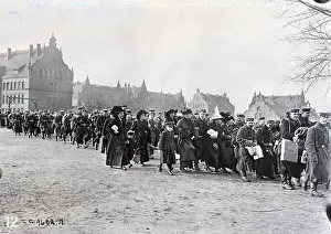 Leaving Prints: Women Saying Good Bye To Soldiers