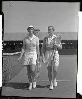Women Tennis Stars Entering Court