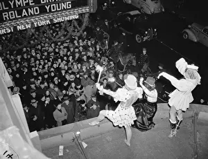 Marquee Prints: Women Wave from Marquee at Times Square