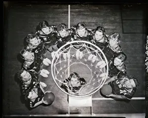 Basketball Team Prints: Women's Basketball Team