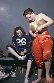 Sports Uniform Prints: Women's Football