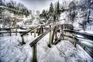 Images Dated 24th February 2014: Wooden bridge and Chittenango Falls