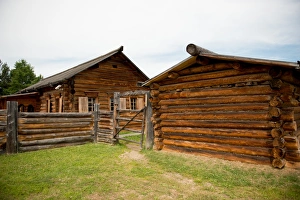 Images Dated 5th July 2013: Wooden church and houses in Irkutsk