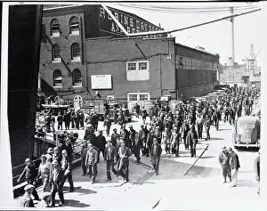 Yard Prints: Workers Going To Shipyard