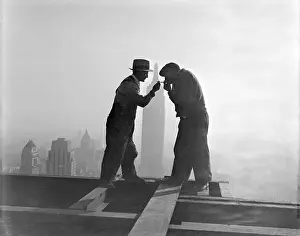 Workers Sharing Cigarettes on Skyscraper Beam Print. Art Prints, Posters &  Puzzles from Fine Art Storehouse