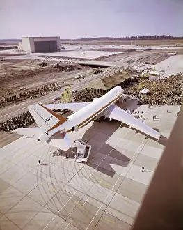 Everett Prints: World's Largest Airplane