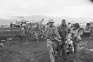 Field Hospital Prints: Wounded Soldiers Walking to Field Hospital