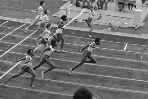 Wyomia Tyus Winning Race at Olympics